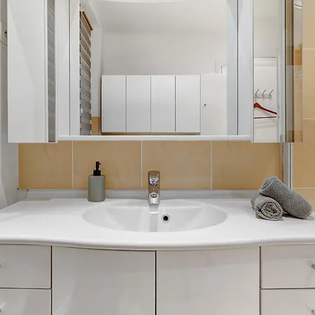Historic Montparnasse & Jardin Atlantique - Cityapartmentstay Apartment