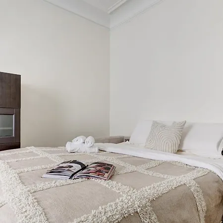 Apartment Historic Montparnasse & Jardin Atlantique - Cityapartmentstay Paris
